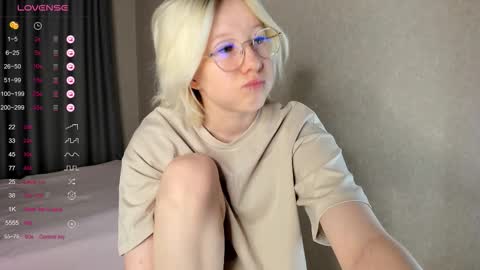 alettaevee online show from 24, 3, 2026