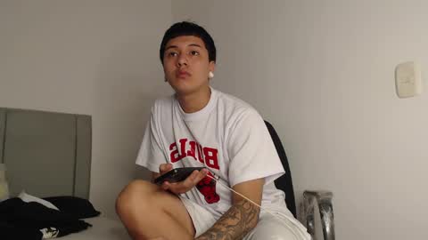 Snapshot of alex__lover chatting on 4, 6, 2026 Owen online show from 4, 6, 2026