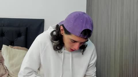 alex_connorr online show from 8, 1, 2025