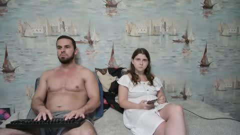 Alex and Sarah online show from 3, 10, 2025