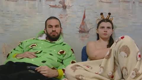 Alex and Sarah online show from 2, 2, 2026