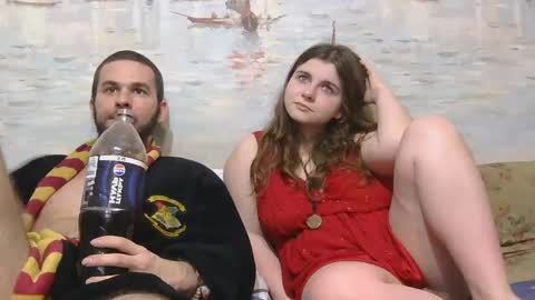 Alex and Sarah online show from 5, 5, 2026