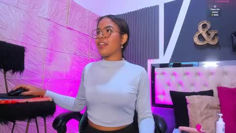 alexa andherson online show from 5, 1, 2025