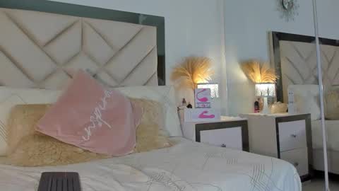 alexa_tobar online show from 10, 9, 2025