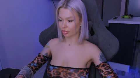 Alexa Mason online show from 1, 2, 2025