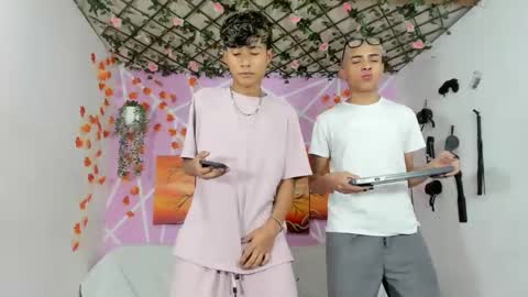 chicos hot online show from 9, 3, 2025