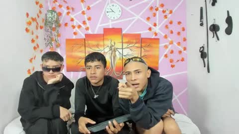 chicos hot online show from 11, 3, 2025