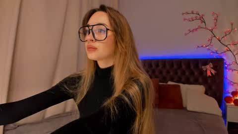 Snapshot of alexawilds chatting on 2, 11, 2025 AlexaWilds online show from 2, 11, 2025