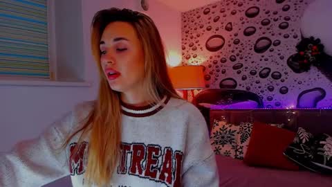 Snapshot of alexawilds chatting on 21, 12, 2025 AlexaWilds online show from 21, 12, 2025