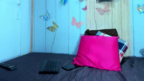 Snapshot of alexe_xx chatting on 18, 4, 2026 Alex online show from 18, 4, 2026