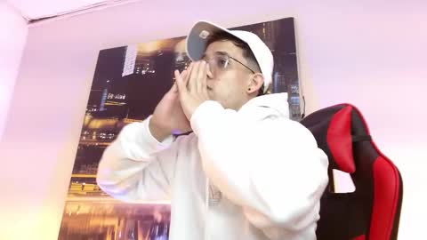 alexgiraldo__ online show from 18, 3, 2026
