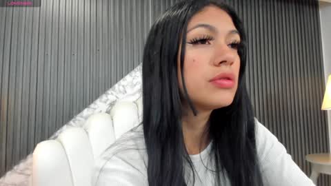 Alexiaa  Online 1430 to 2100 GMT-5 online show from 6, 2, 2025