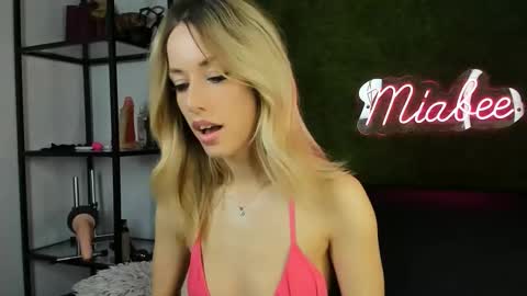 alexisbanx online show from 15, 12, 2025