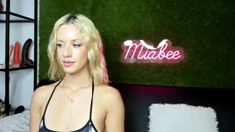 alexisbanx online show from 28, 7, 2026