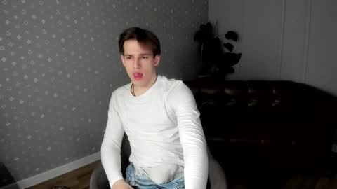 Snapshot of alexs_771 chatting on 6, 4, 2026 Dennis online show from 6, 4, 2026