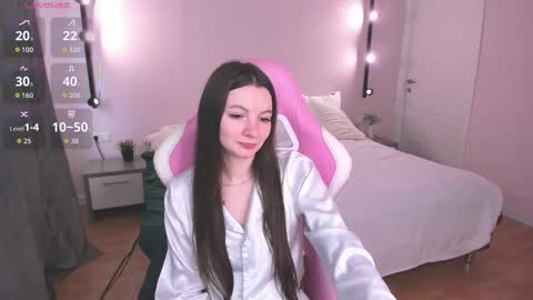 Snapshot of alic_fox chatting on 8, 10, 2025 Alice online show from 8, 10, 2025