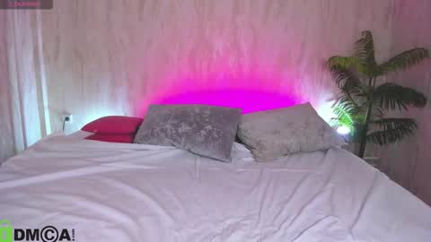 Snapshot of alic_fox chatting on 24, 10, 2025 Alice online show from 24, 10, 2025