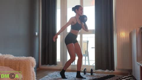 A R Y A  T I A online show from 6, 1, 2025