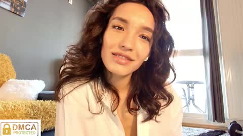 A R Y A  T I A online show from 9, 2, 2025