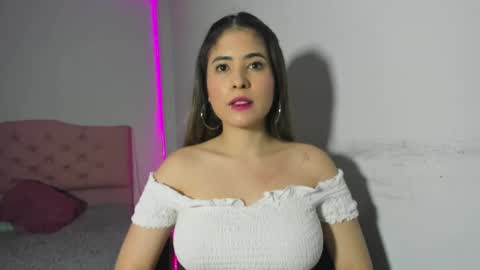 alice_cespedes online show from 11, 3, 2025