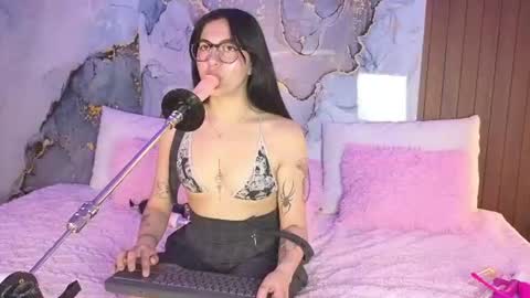 Snapshot of alice_cute77 chatting on 15, 6, 2026 Mey online show from 15, 6, 2026