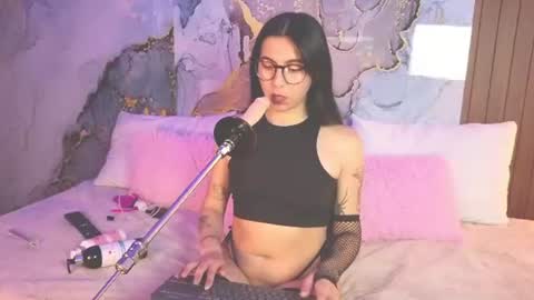 Snapshot of alice_cute77 chatting on 21, 6, 2026 Mey online show from 21, 6, 2026