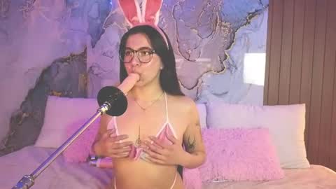 Snapshot of alice_cute77 chatting on 22, 6, 2026 Mey online show from 22, 6, 2026
