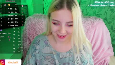 alice_halle online show from 15, 12, 2024