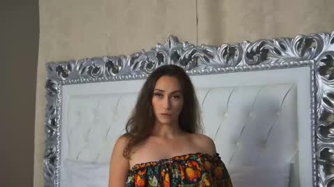 Snapshot of alice_munro chatting on 13, 9, 2025 AliceMunro online show from 13, 9, 2025