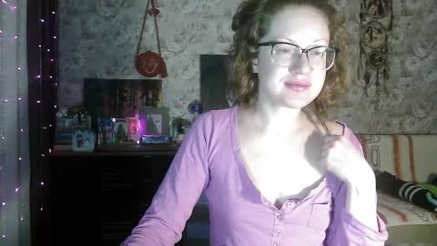 Snapshot of alice_peach chatting on 3, 1, 2025 bigclit daddy squirt bigdildo fit online show from 3, 1, 2025