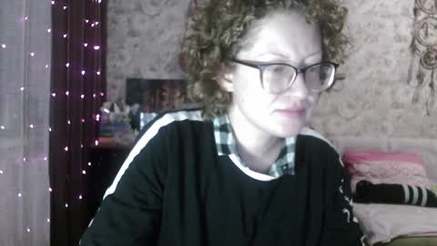 Snapshot of alice_peach chatting on 7, 1, 2025 bigclit daddy squirt bigdildo fit online show from 7, 1, 2025