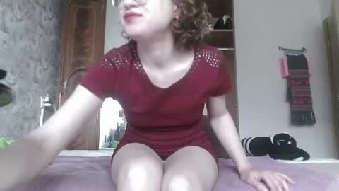 Snapshot of alice_peach chatting on 3, 3, 2025 bigclit daddy squirt bigdildo fit online show from 3, 3, 2025