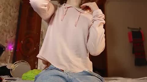 Snapshot of alice_peach chatting on 11, 3, 2025 bigclit daddy squirt bigdildo fit online show from 11, 3, 2025