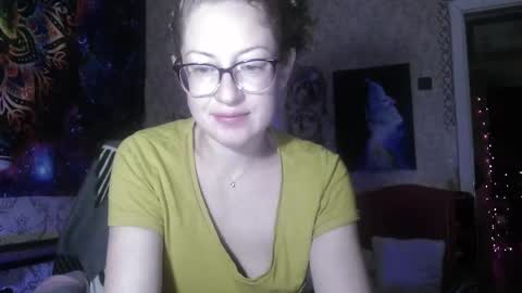 Snapshot of alice_peach chatting on 30, 9, 2025 bigclit daddy squirt bigdildo fit online show from 30, 9, 2025