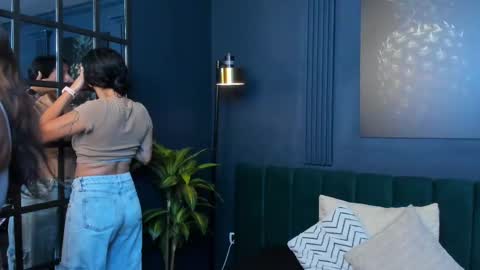 Alice and Asia online show from 4, 11, 2025