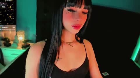 Snapshot of alicebby_bigcock19 chatting on 21, 11, 2025 Alice online show from 21, 11, 2025