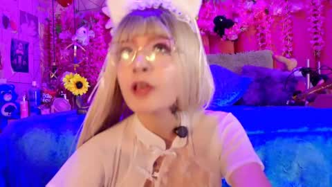 Snapshot of alicebenett_ chatting on 19, 5, 2026 online show from 19, 5, 2026