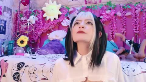Snapshot of alicebenett_ chatting on 25, 5, 2026 online show from 25, 5, 2026