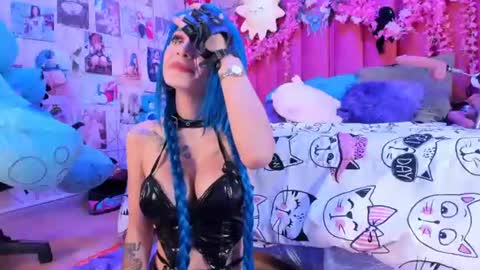 Snapshot of alicebenett_ chatting on 11, 6, 2026 online show from 11, 6, 2026