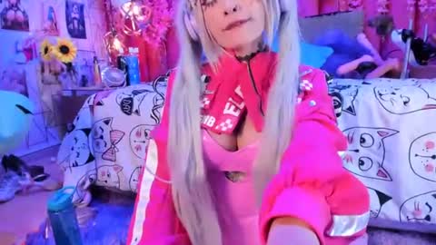 Snapshot of alicebenett_ chatting on 26, 6, 2026 online show from 26, 6, 2026