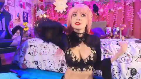 Snapshot of alicebenett_ chatting on 17, 7, 2026 online show from 17, 7, 2026