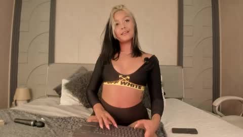 alicee_clark_ online show from 8, 6, 2026