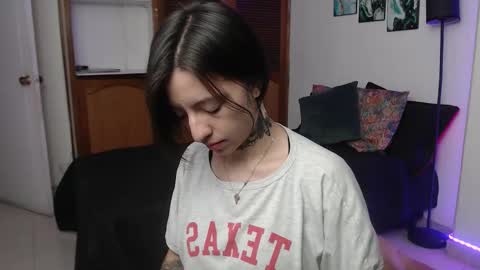 alicee_logan_ online show from 4, 11, 2025