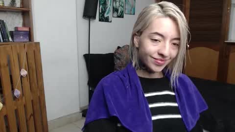 alicee_logan_ online show from 9, 3, 2026