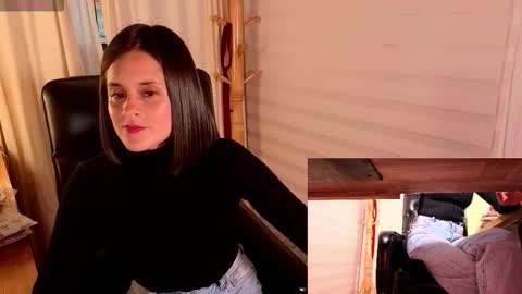 Snapshot of alicee_milf_ chatting on 10, 11, 2025 Aleja online show from 10, 11, 2025