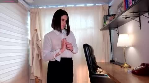 Snapshot of alicee_milf_ chatting on 17, 11, 2025 Aleja online show from 17, 11, 2025