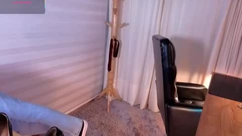 Snapshot of alicee_milf_ chatting on 24, 11, 2025 Aleja online show from 24, 11, 2025