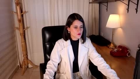 Snapshot of alicee_milf_ chatting on 22, 12, 2025 Aleja online show from 22, 12, 2025