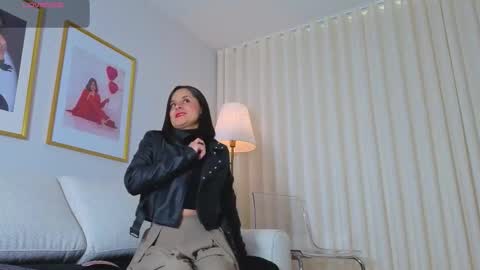 Snapshot of alicee_milf_ chatting on 17, 3, 2026 Aleja online show from 17, 3, 2026