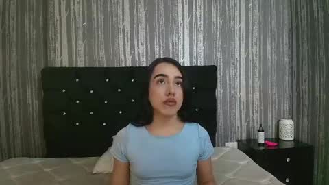 alicee_moonn online show from 31, 5, 2026